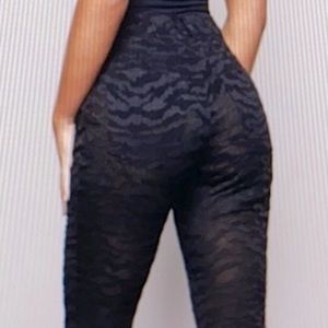 GOOD AMERICAN Lush Zeebra Sheer Embroidered Good Straight pant - Size 8